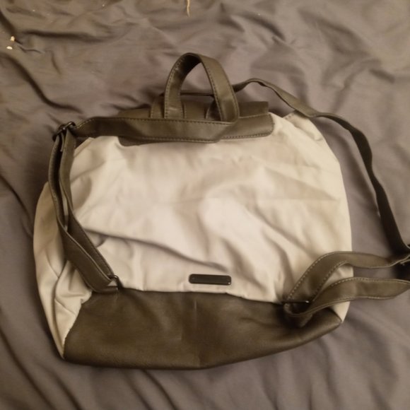 steve madden backpack style bag - Picture 5 of 10